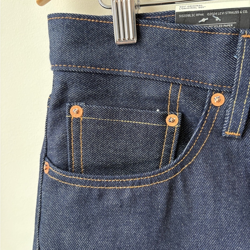 NWT Levis's 501® Selvedge Dark Wash Jeans - Picture 6 of 15